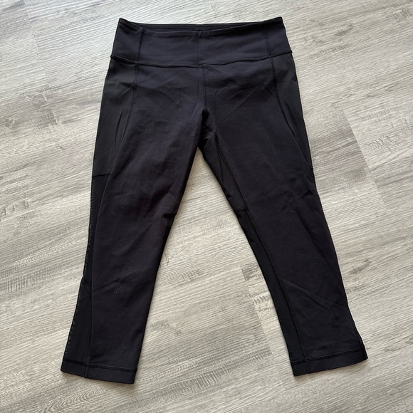 lululemon athletica Pants - Lululemon Capri leggings size 6